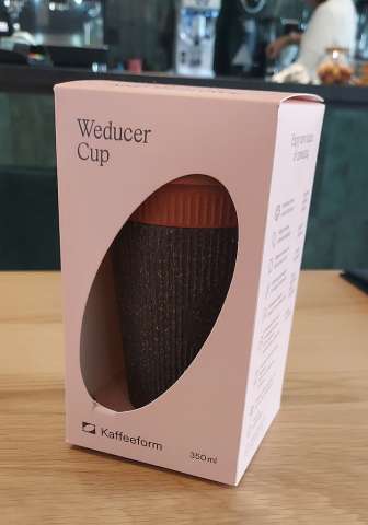 Weducer cup made with recycled coffee grounds and beech wood scraps